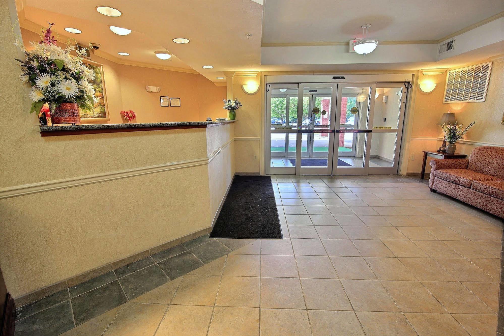 Intown Suites Extended Stay Newport News Va - I-64 Zewnętrze zdjęcie
