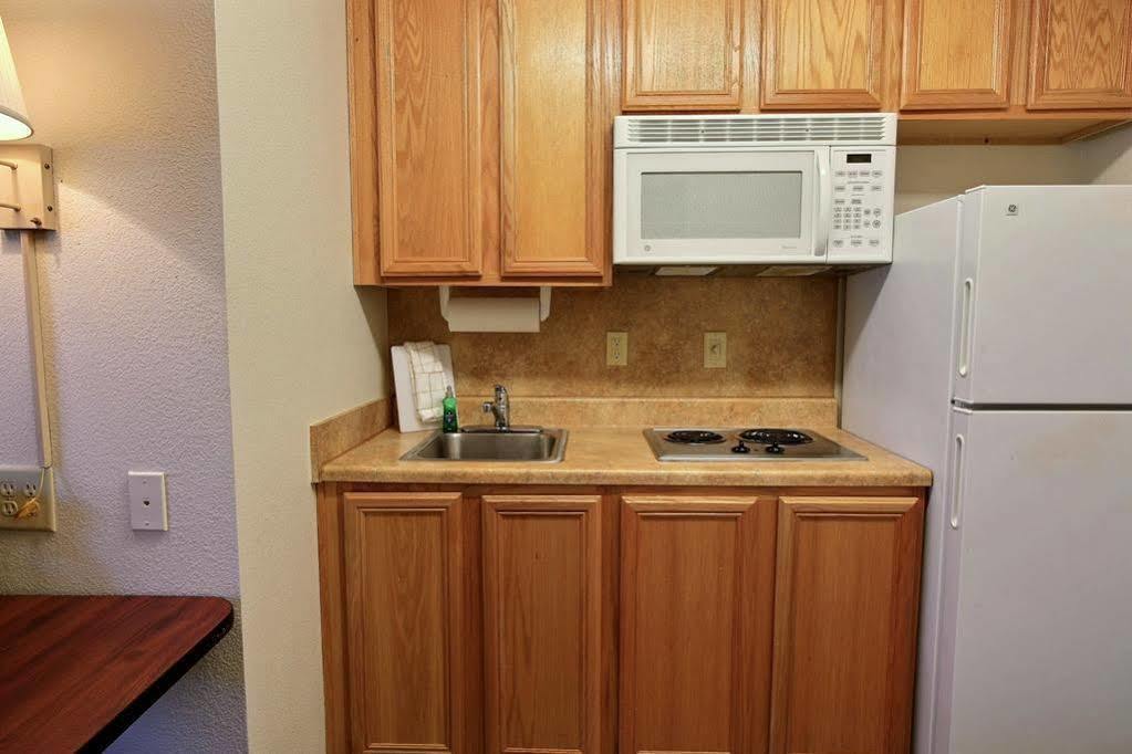 Intown Suites Extended Stay Newport News Va - I-64 Zewnętrze zdjęcie